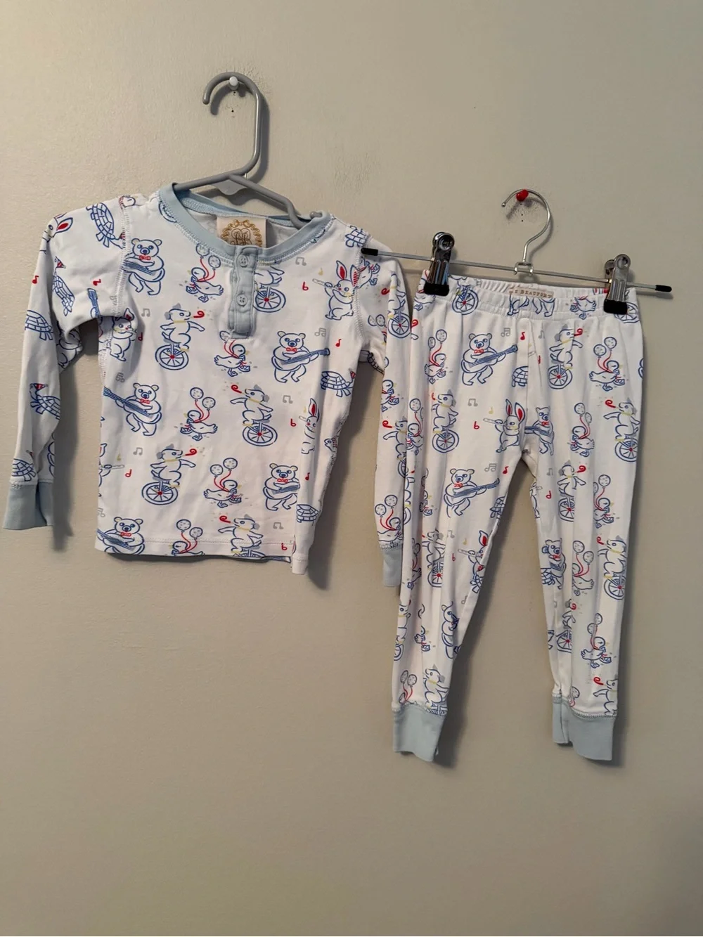 The Beaufort Bonnet Company White and Light Blue Circus Animal Pajama Set